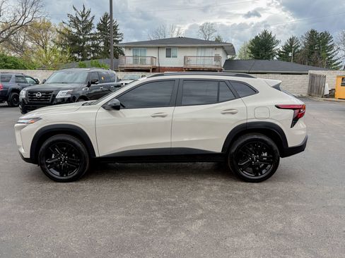 Used 2026 Chevrolet Trax ACTIV w/ Sunroof Package image 12