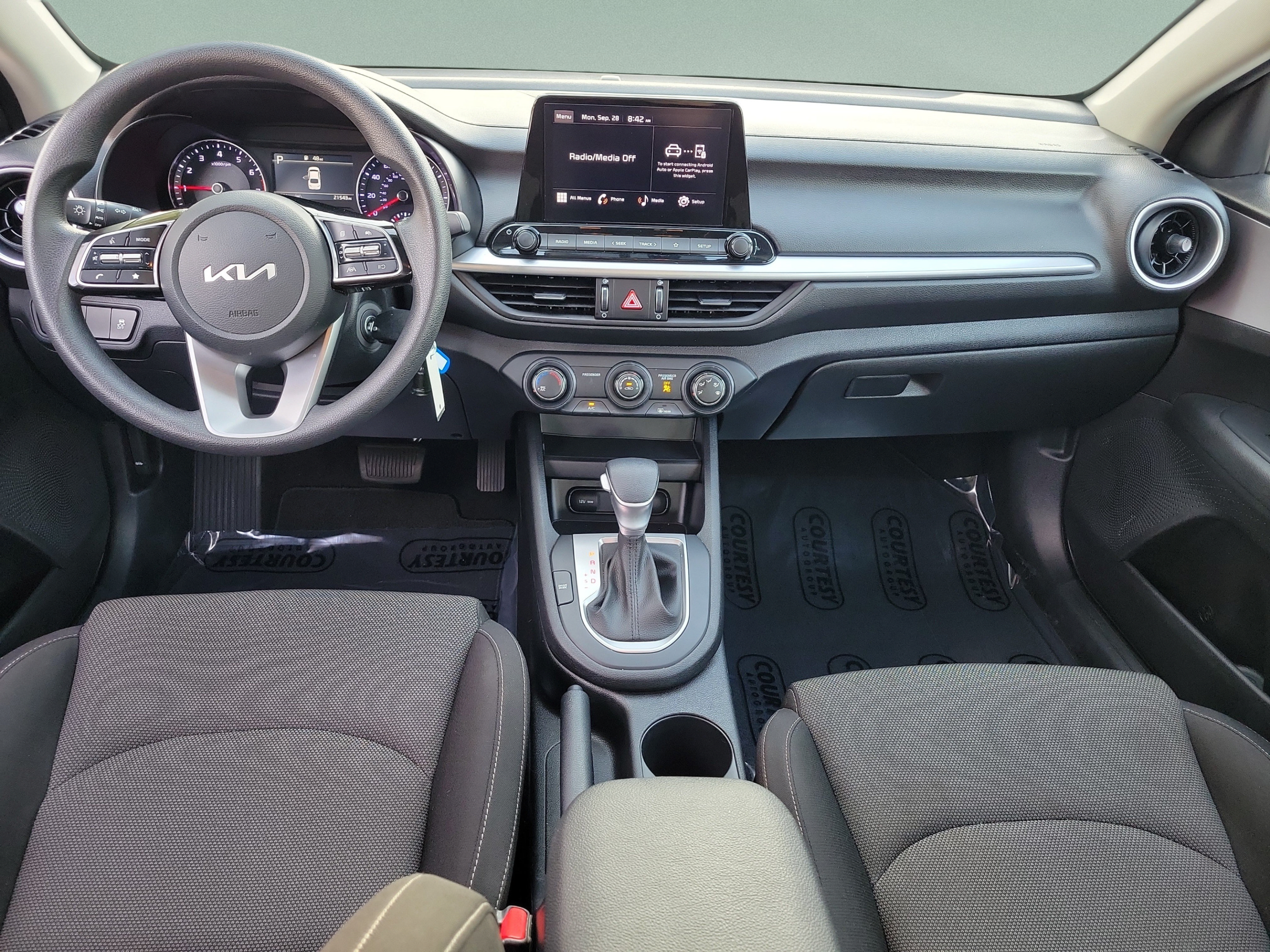 Used 2024 Kia Forte LXS w/ LXS Technology Package FWD image 8