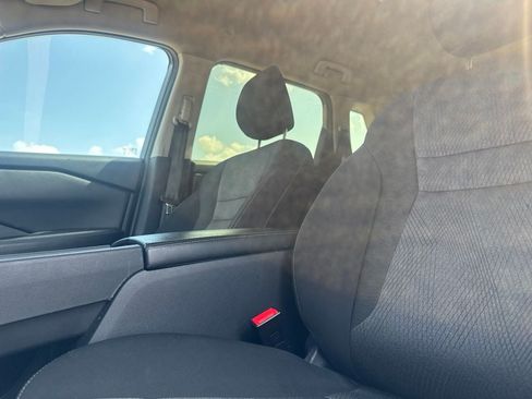 Certified 2025 Nissan Rogue SV FWD image 37