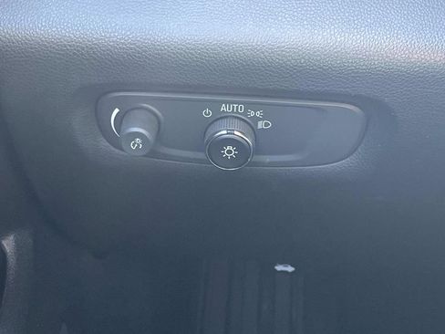 Used 2023 Chevrolet Traverse LT w/ LT Premium Package image 34