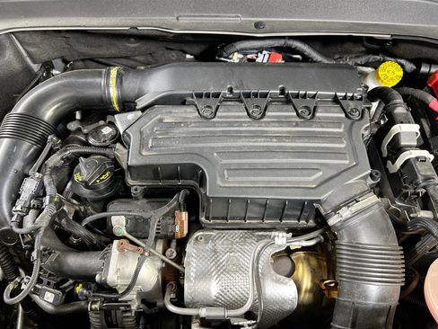 Used 2022 Jeep Renegade Latitude w/ Convenience Group image 29