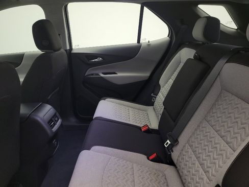 Used 2022 Chevrolet Equinox LS image 18