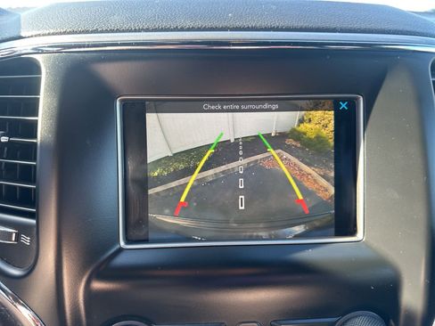 Used 2018 Jeep Grand Cherokee Laredo image 27