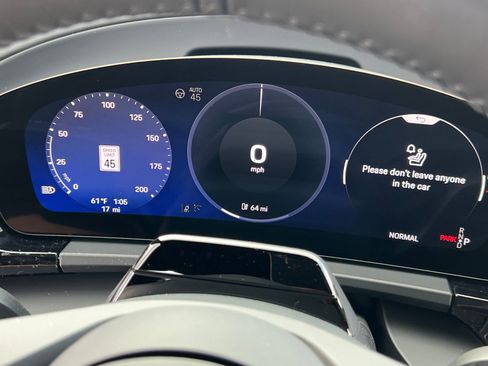 New 2026 Porsche Macan 4 Electric image 23