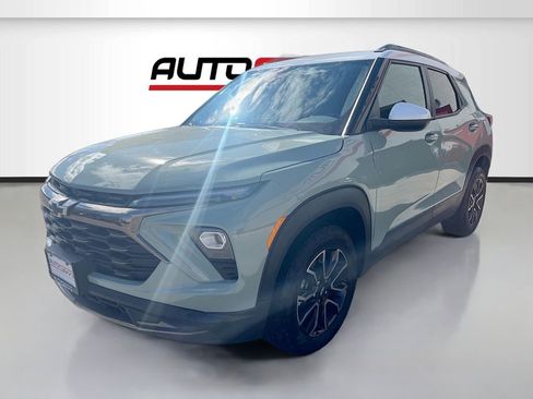 Used 2025 Chevrolet TrailBlazer ACTIV w/ Convenience Package AWD/4WD image 3