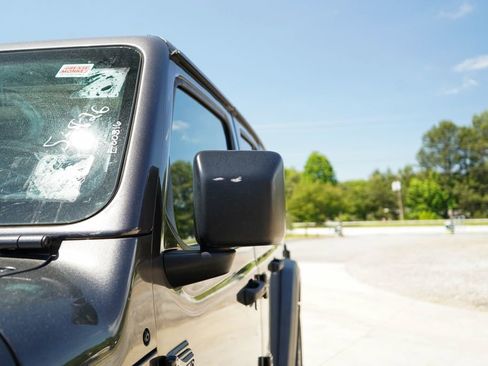 Used 2018 Jeep Wrangler Unlimited Sport S AWD/4WD image 23