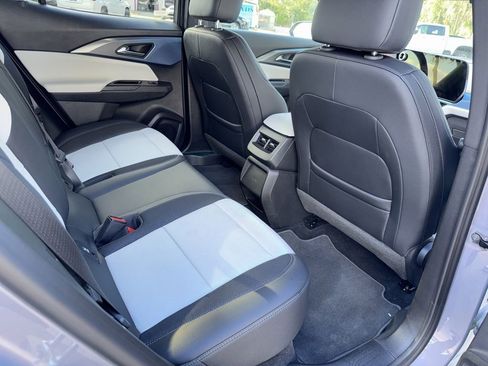 Used 2025 Chevrolet Equinox EV LT image 20