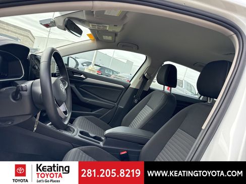 Used 2025 Volkswagen Jetta S image 16