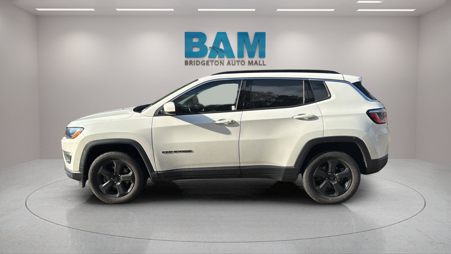 Used 2019 Jeep Compass Latitude w/ Popular Equipment Group AWD/4WD image 4