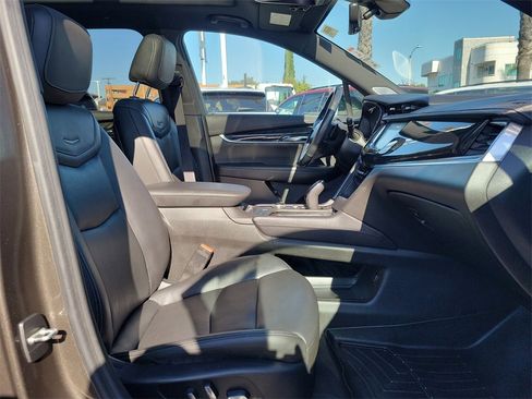 Used 2020 Cadillac XT6 Premium Luxury image 18