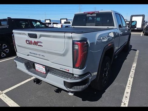 Used 2025 GMC Sierra 2500 AT4 w/ Technology Package image 3