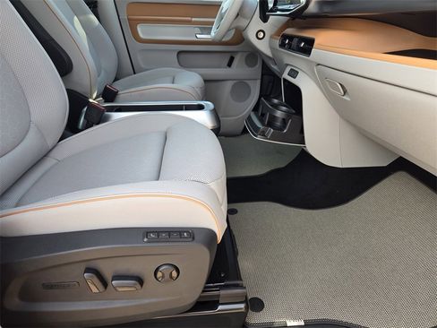 New 2025 Volkswagen ID. Buzz 1st Edition image 12