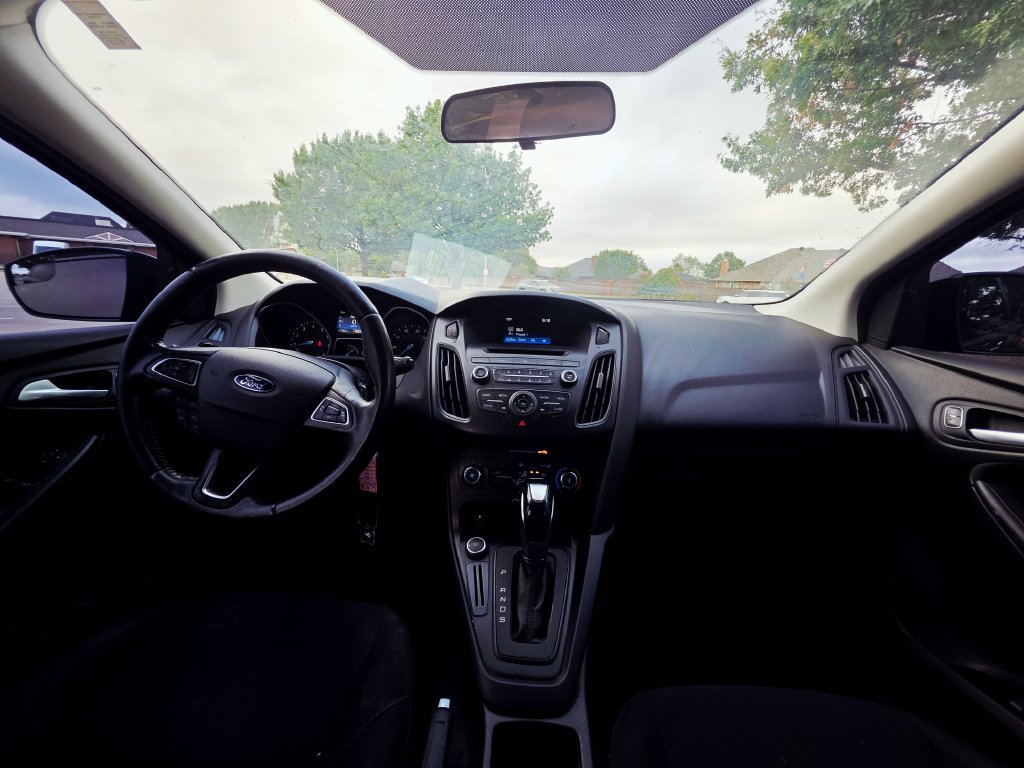 Used 2015 Ford Focus SE w/ SE Sport Package FWD image 36