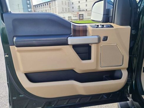 Used 2015 Ford F150 Lariat w/ Equipment Group 502A Luxury AWD/4WD image 19