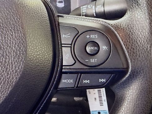 Used 2021 Toyota Corolla LE FWD image 15