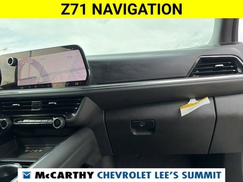 Certified 2025 Chevrolet Suburban Z71 AWD/4WD image 33