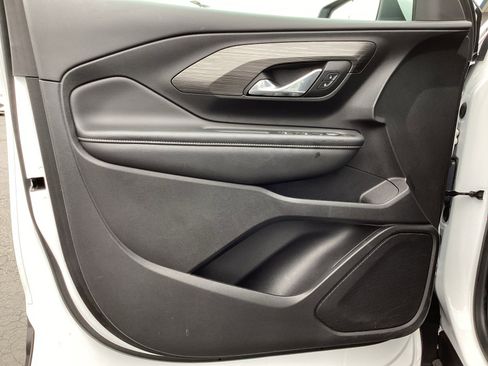 Used 2024 GMC Terrain SLE w/ LPO, Floor Liner Package image 29