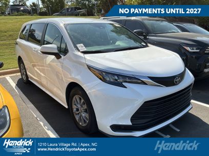 Used 2025 Toyota Sienna LE