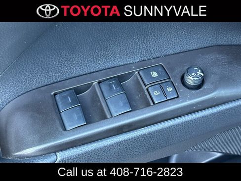Used 2023 Toyota Camry SE FWD image 18