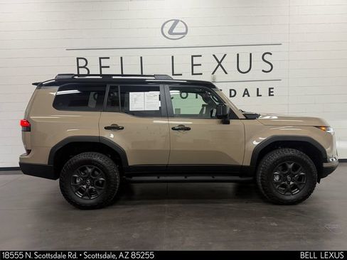 Used 2026 Lexus GX 550 AWD/4WD image 3