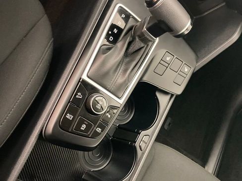 Certified 2025 Kia Sportage LX image 9