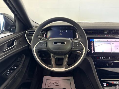 Used 2026 Jeep Grand Cherokee Limited AWD/4WD image 28