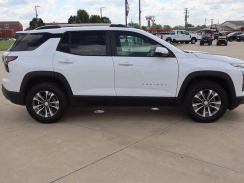 Used 2025 Chevrolet Equinox LT w/ Convenience Package II AWD/4WD image 4
