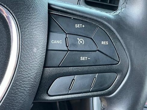 Used 2023 Dodge Challenger SXT RWD image 25