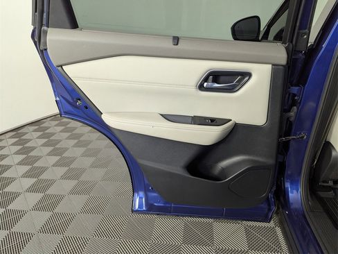 Used 2021 Nissan Rogue SL image 30