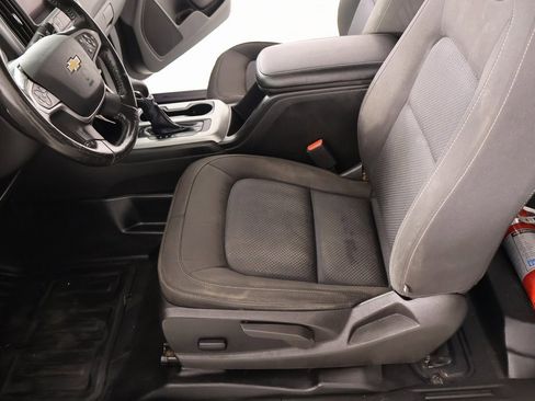 Used 2022 Chevrolet Colorado LT w/ Fleet Safety Package image 10