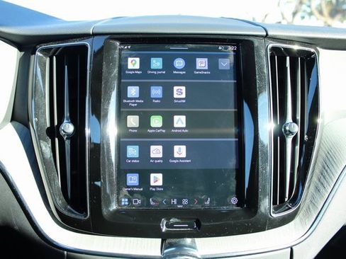 Used 2025 Volvo XC60 B5 Plus image 21