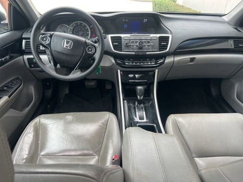 Used 2017 Honda Accord LX image 9