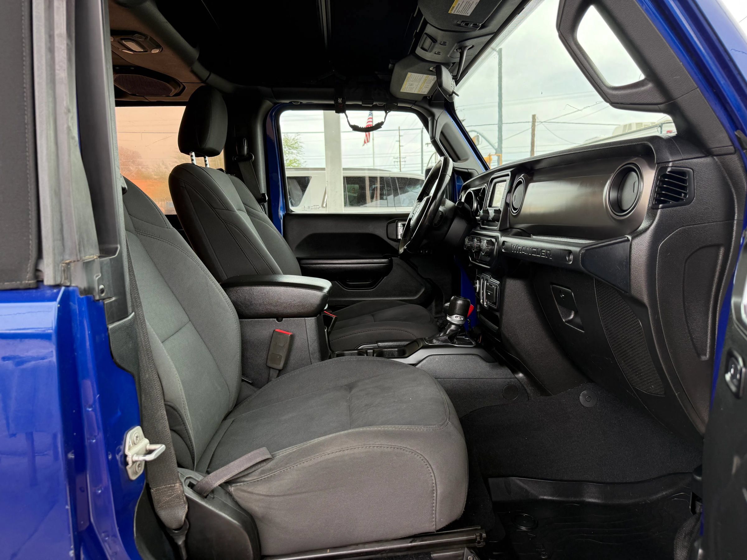 Used 2019 Jeep Wrangler Sport AWD/4WD image 12