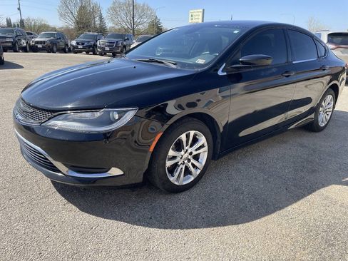 Used 2016 Chrysler 200 Limited Platinum FWD image 4