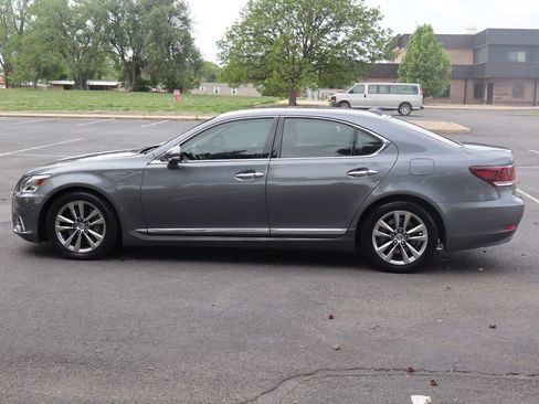 Used 2014 Lexus LS 460 AWD w/ Comfort Package image 9