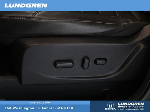 Used 2016 Ford Escape Titanium w/ Equipment Group 301A AWD/4WD image 12