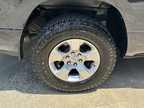 Used 2019 RAM 1500 Big Horn AWD/4WD image 24