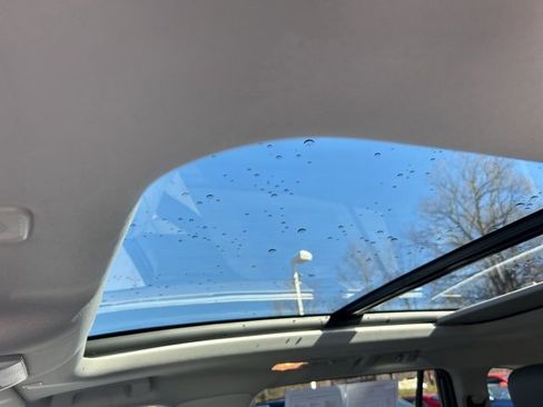 Used 2024 Toyota Highlander Platinum image 32