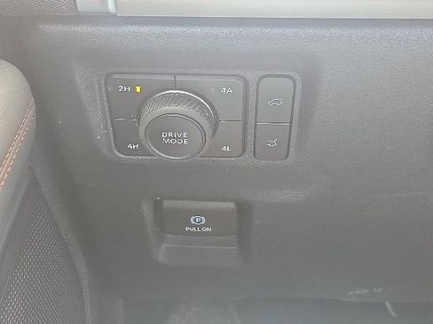 Used 2025 Ford Expedition Max Active AWD/4WD image 29
