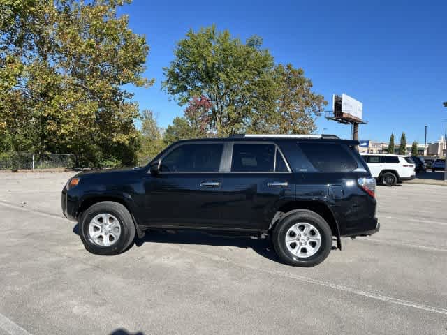 Used 2021 Toyota 4Runner SR5 AWD/4WD image 5