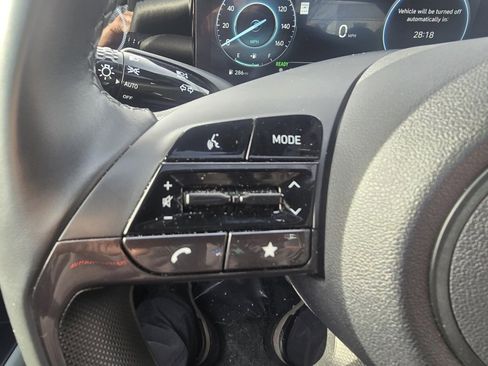 Used 2025 Hyundai Elantra Limited image 22