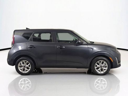 Used 2025 Kia Soul LX w/ LX Technology Package FWD image 4