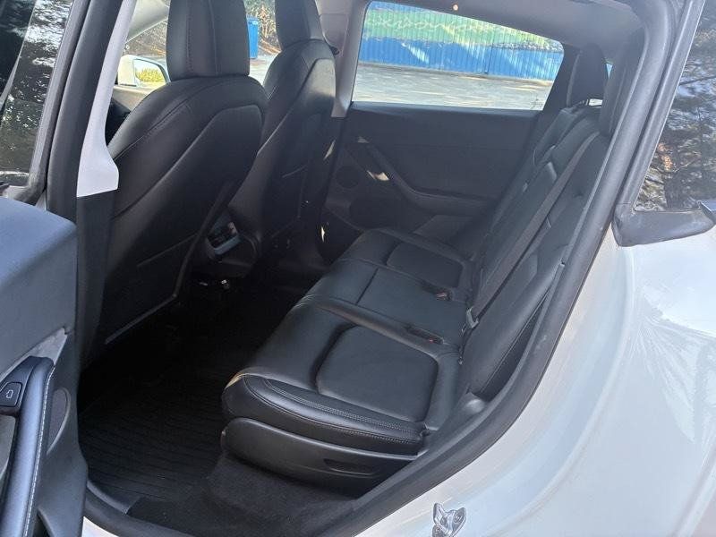 Used 2022 Tesla Model Y AWD image 20