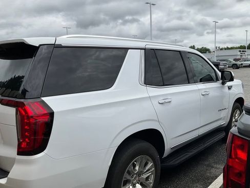 Used 2023 GMC Yukon Denali AWD/4WD image 5