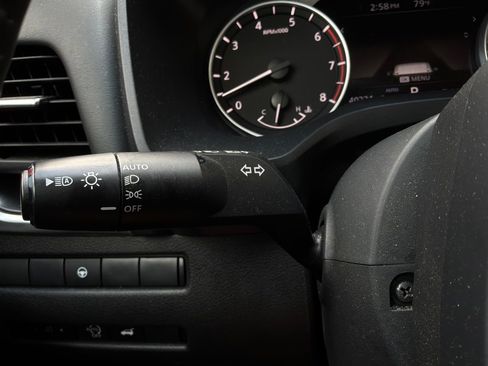 Used 2025 Nissan Rogue SV AWD/4WD image 35