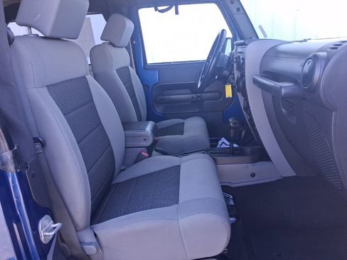 Used 2009 Jeep Wrangler X AWD/4WD image 15