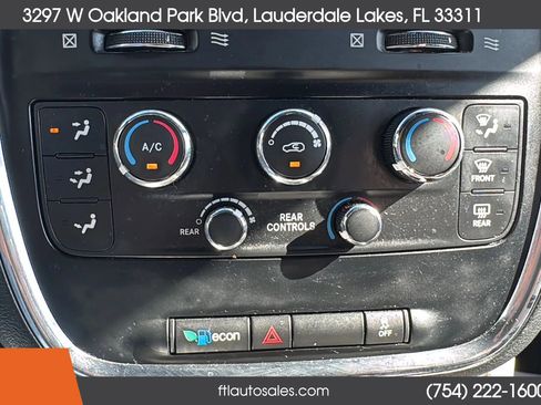 Used 2018 Dodge Grand Caravan SXT image 58