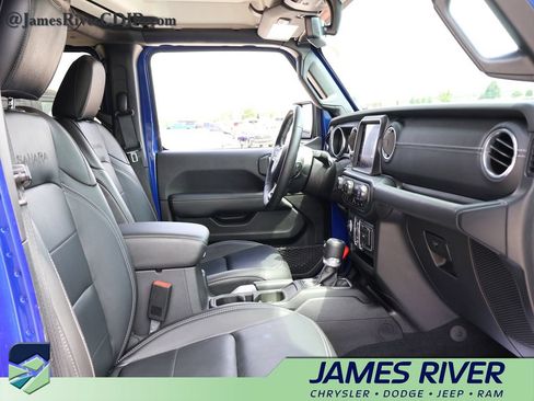 Used 2020 Jeep Wrangler Unlimited Sahara AWD/4WD image 8