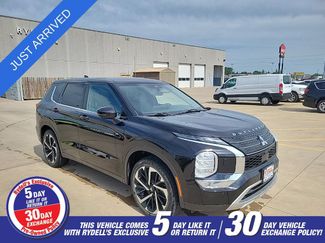 Used 2022 Mitsubishi Outlander SE AWD/4WD video 1