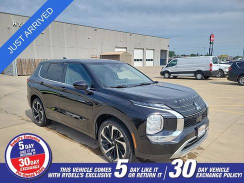 Used 2022 Mitsubishi Outlander SE AWD/4WD image 1